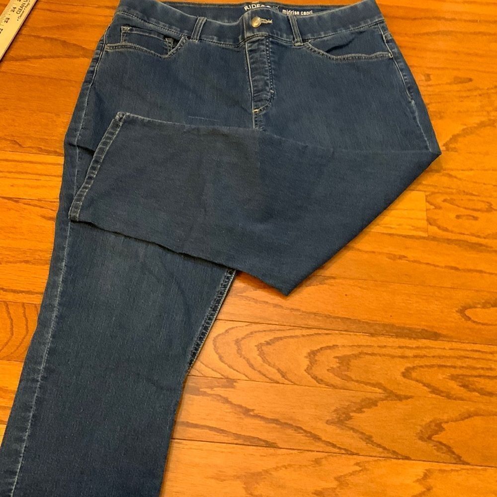 Riders by Lee size 16 midrise Capri